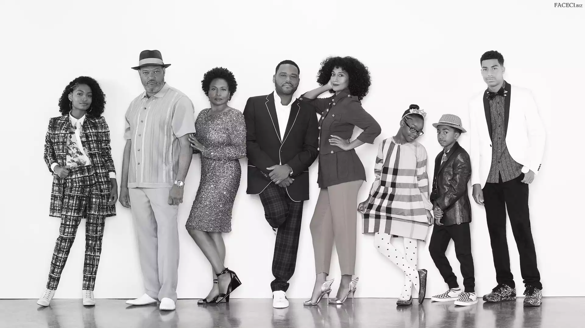 Yara Shahidi, Marcus Scribner, Laurence Fishburne, Serial, Tracee Ellis Ross, Anthony Anderson, Black-ish, Czarno to widzÄ™, Jenifer Lewis